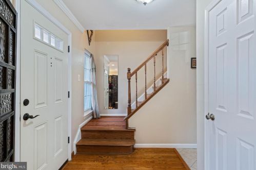 10209 Scarborough Commons Ct, Springfield, VA 22015-2815