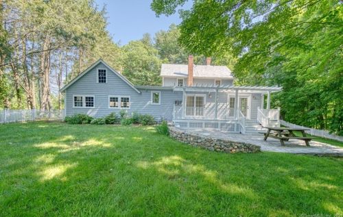 44 Park Rd, Woodbury, CT 06798-3533
