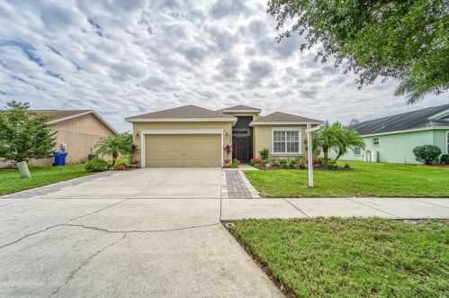 10635 Carloway Hills Dr, Wimauma, FL 33598-6131