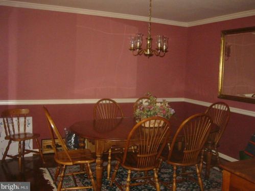 1002 Jennifer Ln, Falls Church VA  22046-2411 exterior