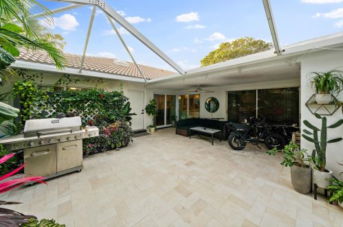 8503 Chapman Oak Ct, West Palm Beach, FL 33410-3255