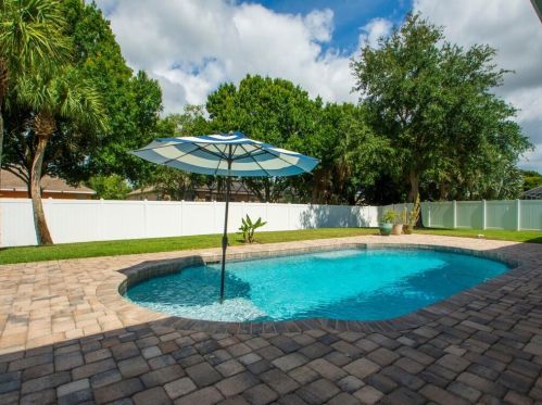465 Greystone Ct, Vero Beach, FL 32968-3946