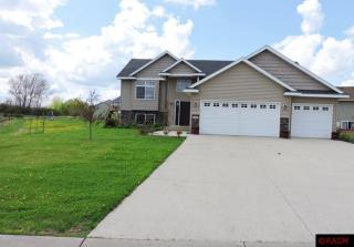 200 Pinehurst Dr, Mankato MN  56001-7623 exterior