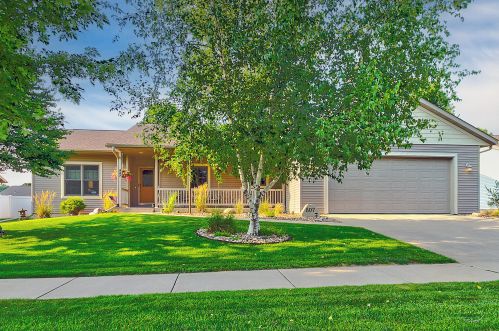 807 Greenwood St, Holmen, WI 54636-8003