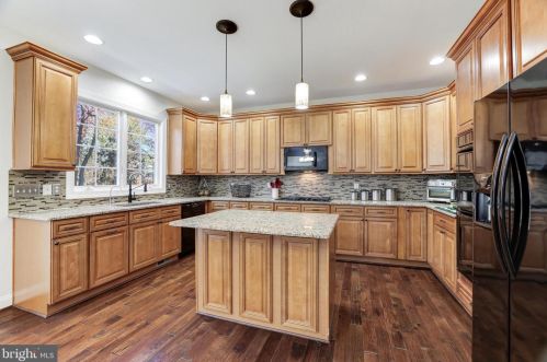 5410 Dabneys Mill Ct, Haymarket VA  20169-4519 exterior