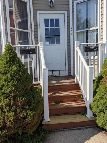 70 Lock St, Nashua, NH 03064-2823