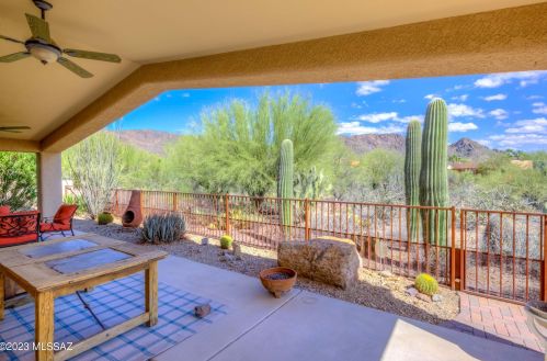 2001 Flying Q Ln, Tucson AZ  85713-6726 exterior