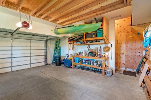 11298 Ski Slope Way, Truckee CA  96161-6603 exterior