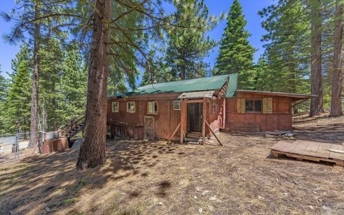 1348 Ottawa Dr, South Lake Tahoe CA  96150-4820 exterior