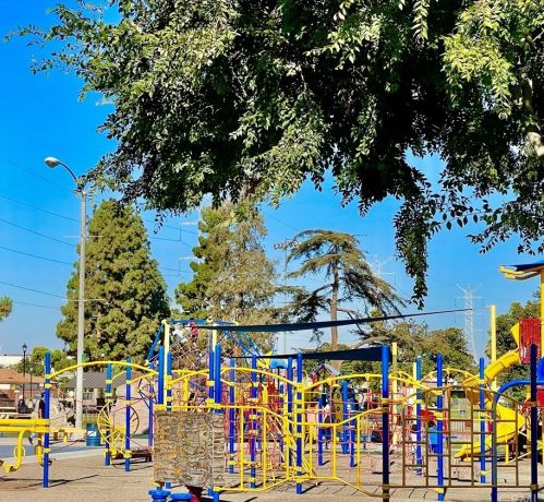 9000 Burke Ave, South Gate CA  90280-3411 exterior