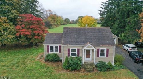 404 Quakertown Rd, Flemington NJ  08822-5610 exterior