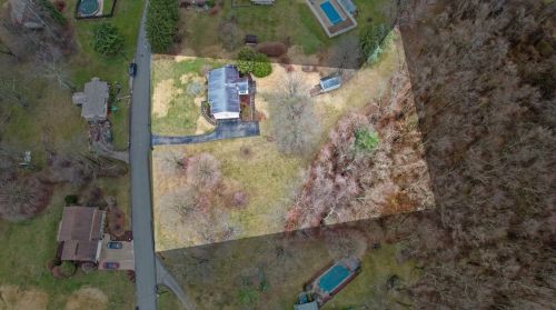 1 Royal Oaks Dr, North Charleroi PA  15022-3329 exterior