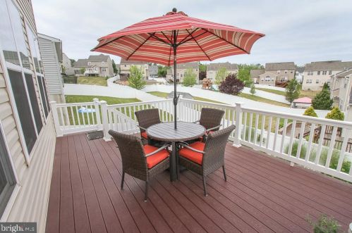 1954 Canyon Creek Rd, Gilbertsville PA  19525-7003 exterior