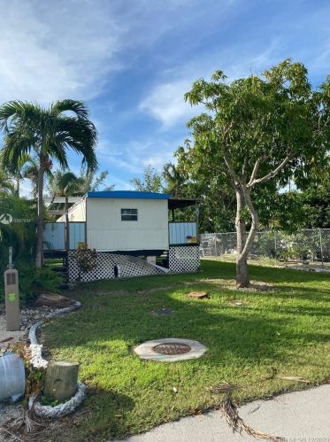 19 Gordon Cir, Key Largo, FL 33037-2740