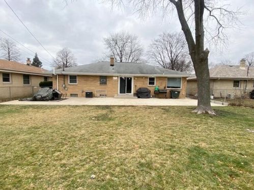 4042 93, Milwaukee WI 53222-1505 exterior