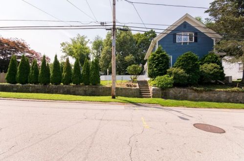 47 Hedley Ave, Providence, RI 02919-4313