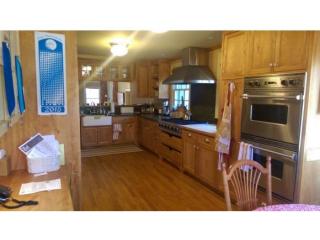 33 Maple St, Hanover NH  03755-1919 exterior