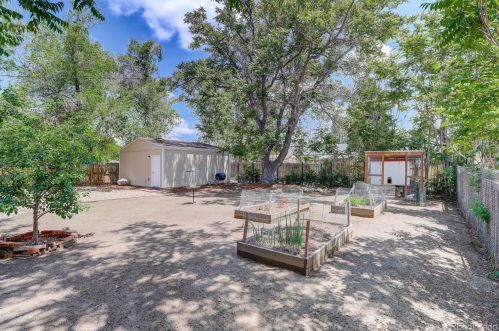 3090 Jasmine St, Denver CO 80207-2117 exterior