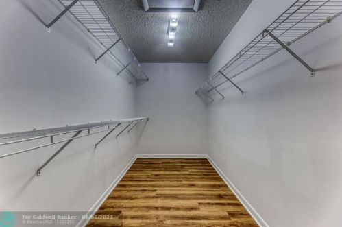 2327 37 Ave, Hollywood FL 33021-3626 exterior