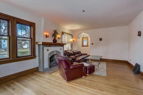 202 72, Milwaukee WI 53213-1828 exterior