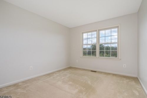 10 Providence Dr, Flemington NJ  08822-3447 exterior