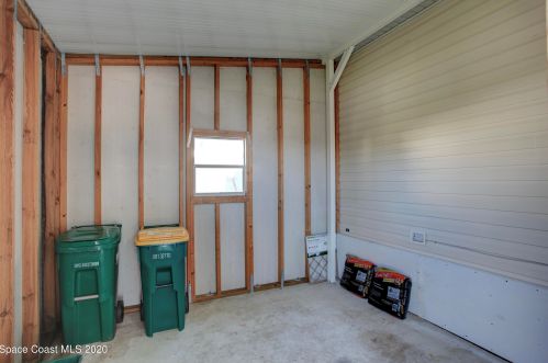 620 Puffin Dr, Sebastian FL  32976-7803 exterior