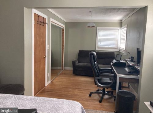 3 Dewar Dr, Trenton NJ 08620-2435 exterior