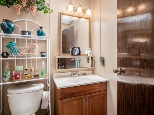 8090 Rdg Rd, Zanesville OH  43701-7869 exterior