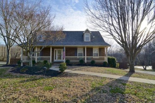 1008 Hillshire Dr, Clarksville, TN 37043-2106