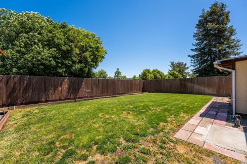 361 Sherry Dr, Ukiah CA  95482-3388 exterior