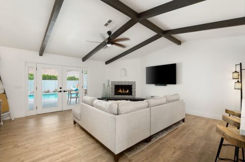 54404 Avenida Madero, La Quinta CA  92253-3620 exterior