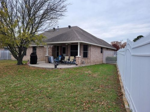 301 Willow Rd, Aubrey TX  76227-9404 exterior