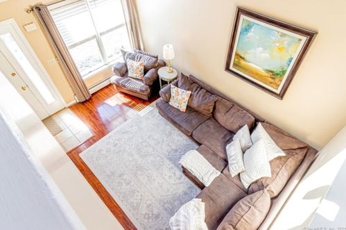6 Windy Ridge Pl, Waterford, CT 06385-2100