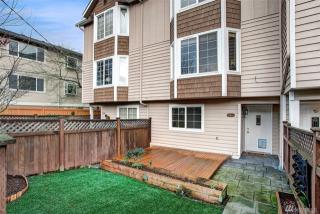 9046 Mary Ave, Seattle, WA 98117-3427