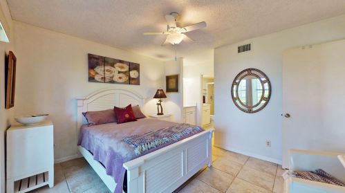 402 Grv Isle Cir, Vero Beach FL 32962-8507 exterior