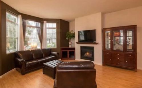 3976 Louis Krohn Dr, Santa Rosa, CA 95407-2521