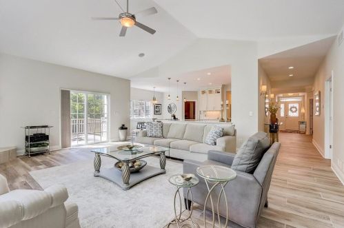2301 Silver Fox Ct, Waukesha WI  53188-2593 exterior