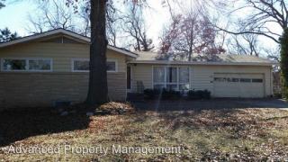 2319 Bailey Dr, Manhattan KS  66502-2733 exterior