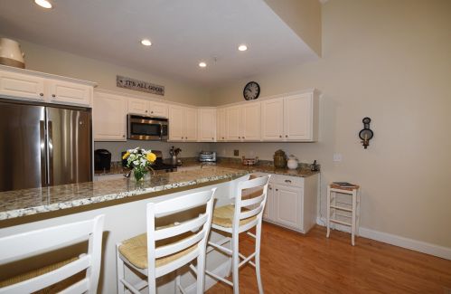 114 Greyhawk Dr, Mashpee MA 02649-4486 exterior