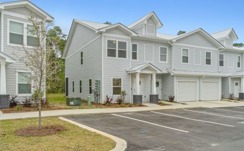 185 Date Palm Ln, Freeport, FL 32439