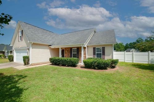 2904 Aristocrat Ln, Fayetteville, NC 28306-9527