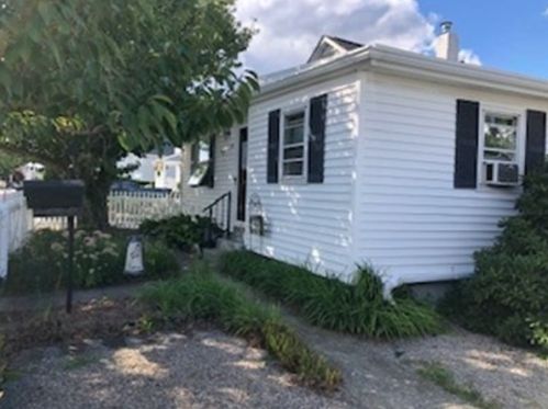 178 Dickinson St, Fall River, MA 02721-3210