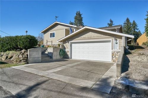 2610 152nd St, Seattle, WA 98166-2033