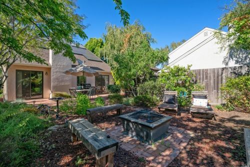 580 Willow Ct, Benicia CA  94510-1447 exterior
