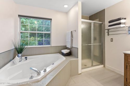 240 Sunnybrook Rd, Jackson Twp NJ  08527-4615 exterior