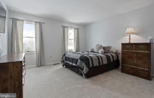 1199 Crestwood Dr, Pottstown PA 19464-2931 exterior