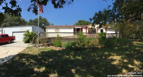 1047 Wild Flower, Floresville, TX 78114-4228