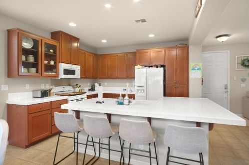 330 Applegate Dr, Valley Home CA  95361-8285 exterior