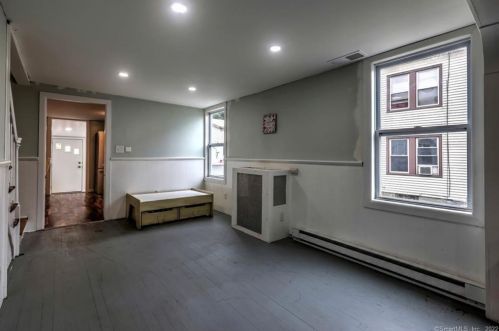 114 New Haven Ave, Derby CT 06418-2161 exterior