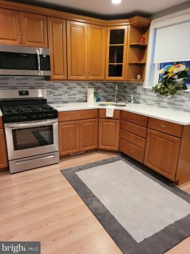 2945 Gilham St, Philadelphia, PA 19149-3019